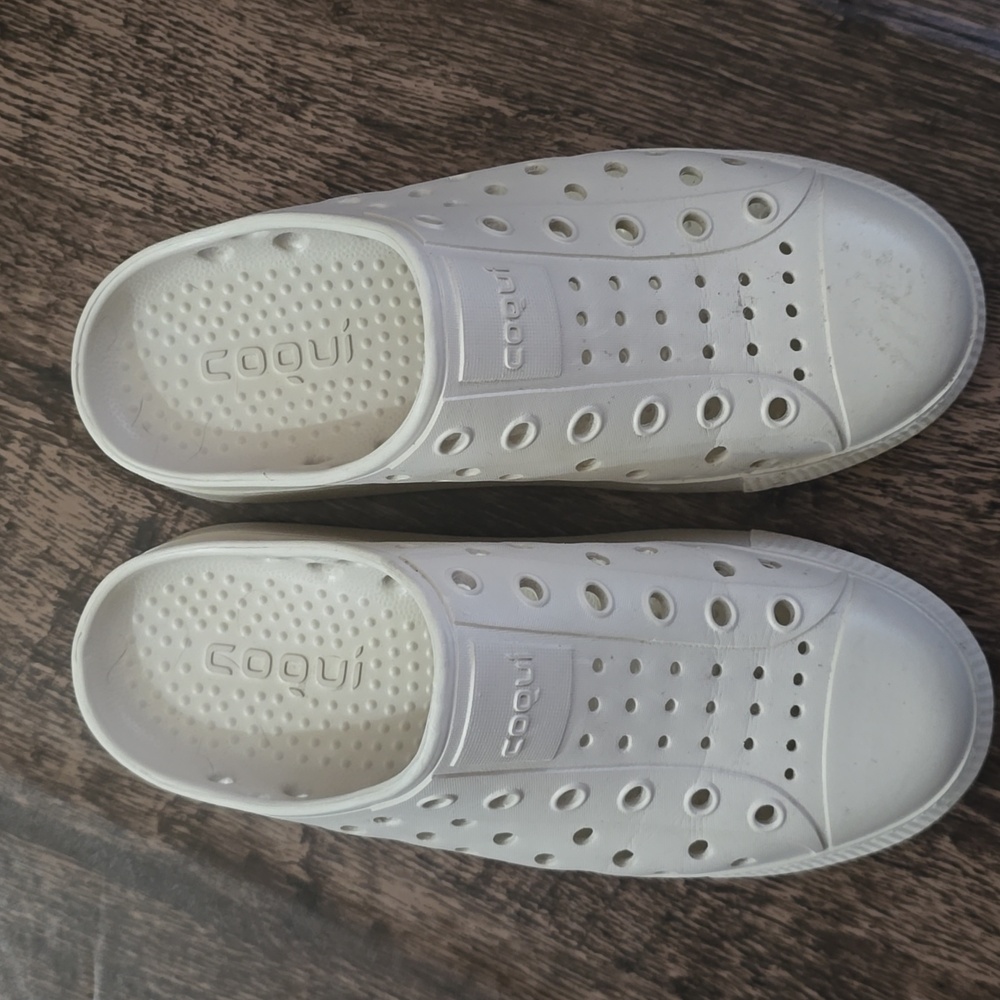 COQUI White Slip-On Perforated Sneakers Crocs Foam Sz 42 / 10 - Picture 2 of 5
